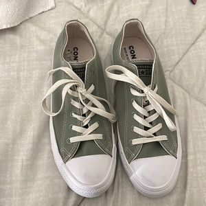 Limited Edition low top converse